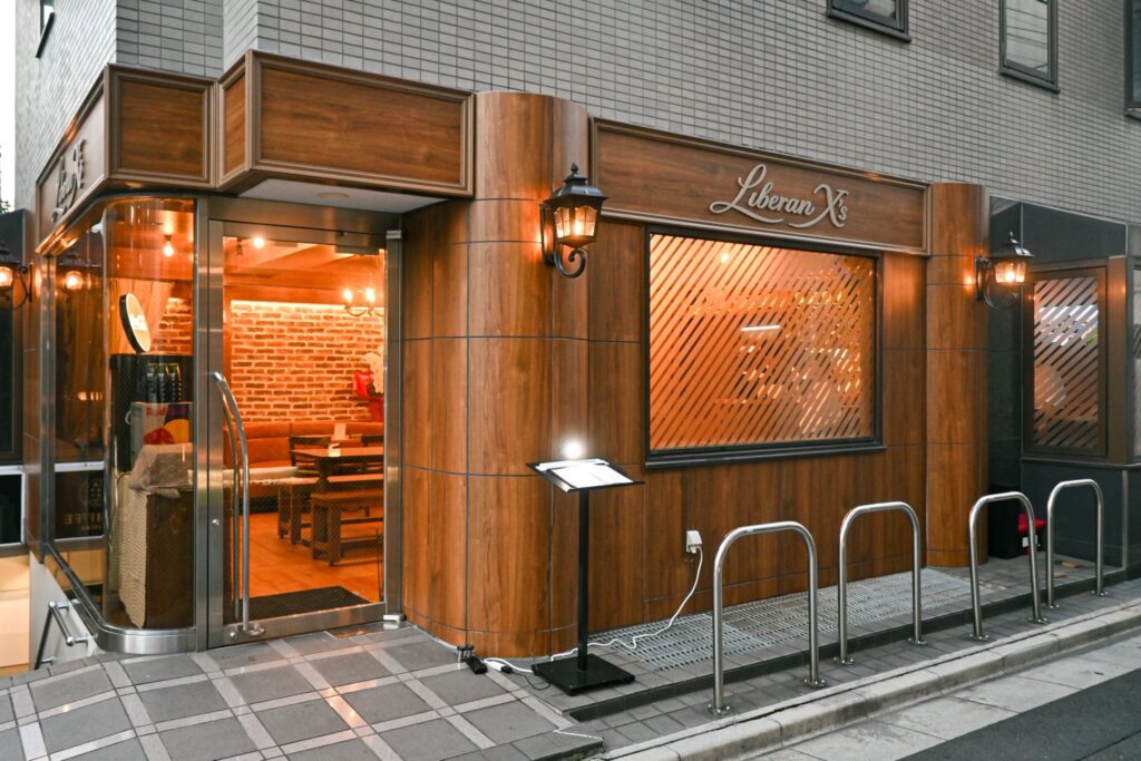 落ち着いた雰囲気の店内